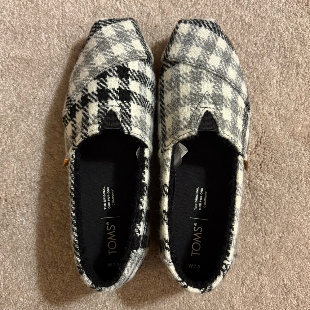 NWOT - Toms Alpargata Leather Wrap Checkered Flats
